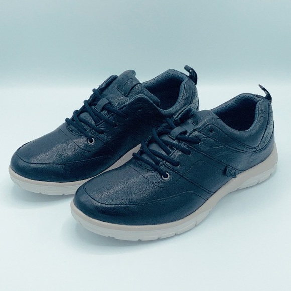 Strive Leather Sneakers NIB - Picture 4 of 14